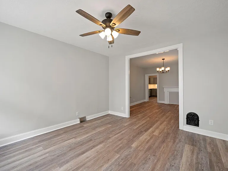 4523 Baker St — Photo 9