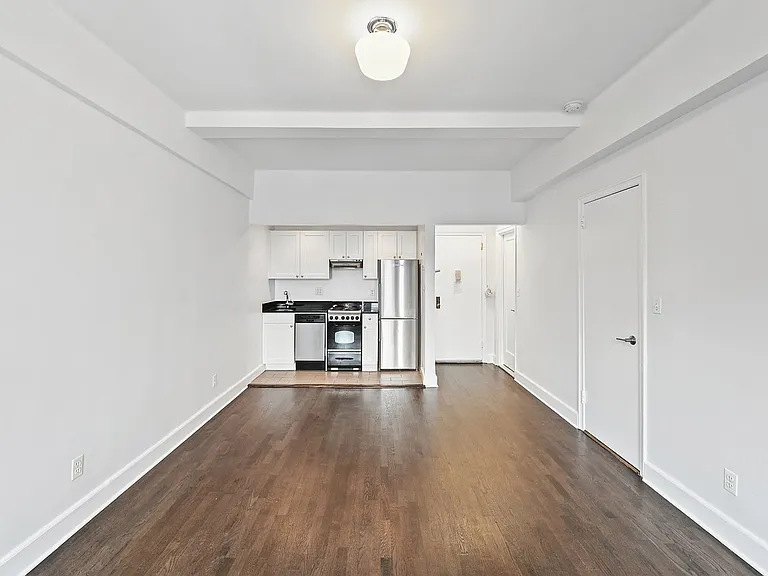 24 5th Ave #1127 — Photo 5
