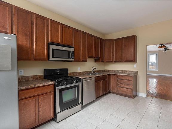 4th image of 3531 Illinois Ave