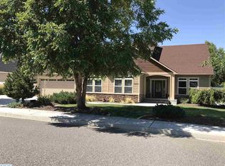 5200 Kenra Loop, West Richland, WA