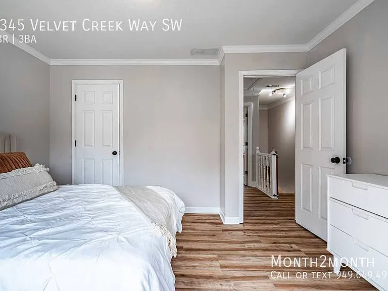 1345 Velvet Creek Way SW — Photo 17