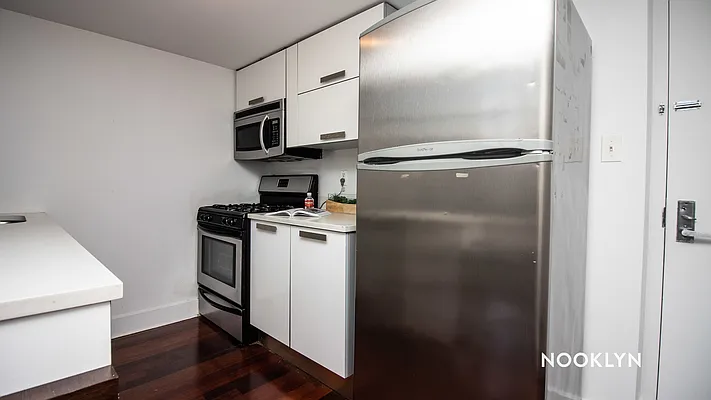 Rented by Nooklyn NYC LLC | media 31