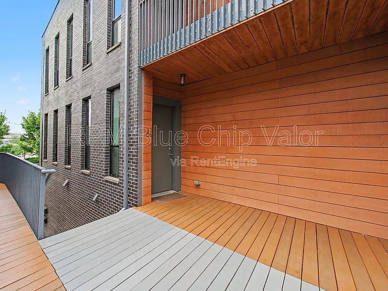 432 Liberty Hl #A — Photo 5