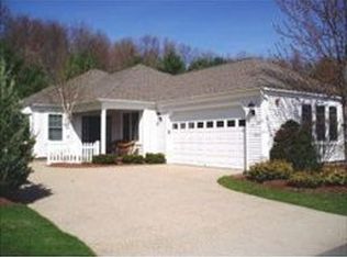 65 Kensington Ln, Bedford, NH 03110
