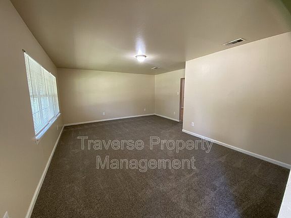 5th image of 3570 Paramount St
