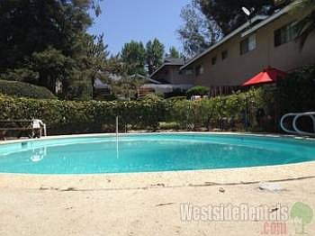 5th image of 782 E Mariposa St APT D