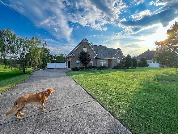 4th image of 521 Beaumont Dr