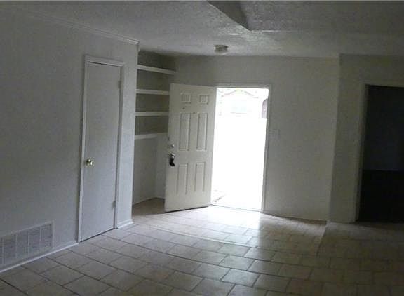 2nd image of 1330 Willowbrook St