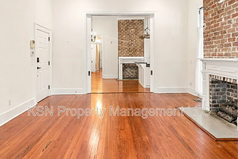 216 W Park Ave — Photo 4