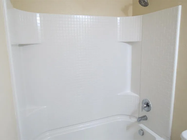 5431 Windsor Lake Cir — Photo 17