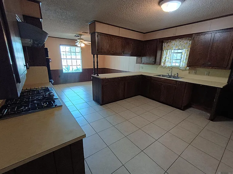 3572 Madeira Dr — Photo 5