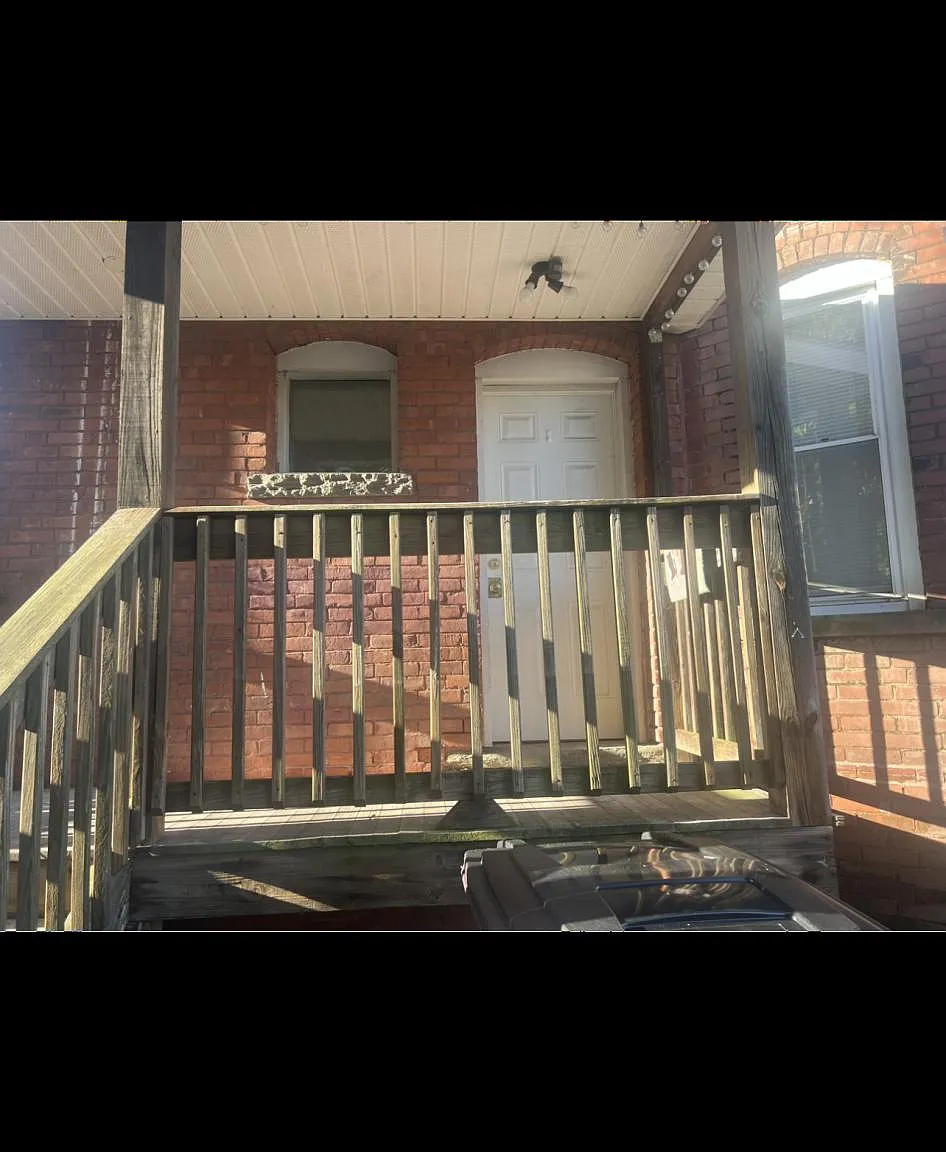 76 Silver St — Photo 3