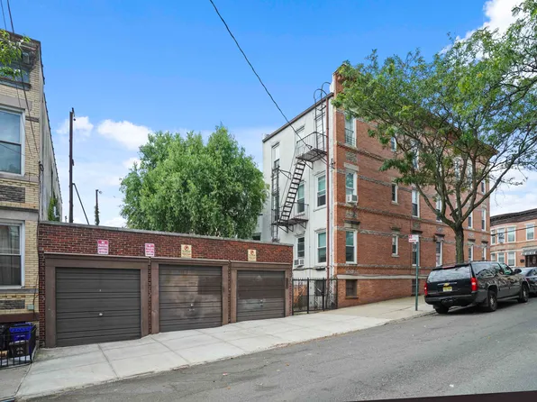 60-46 Putnam Avenue image 36 of 47