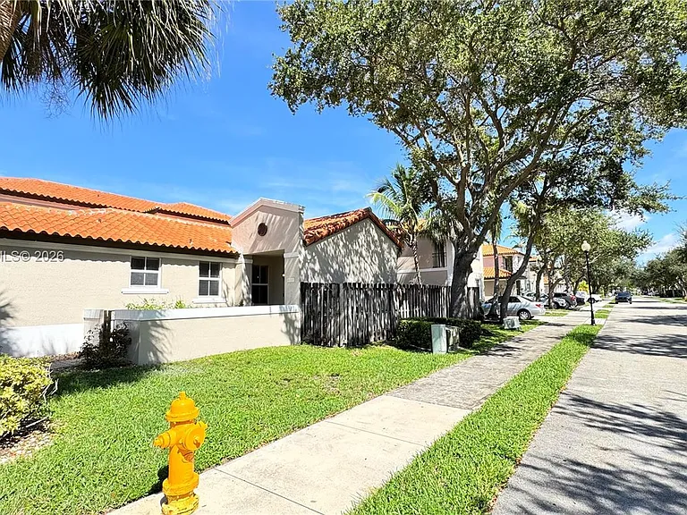 8337 NW 142nd St — Photo 3