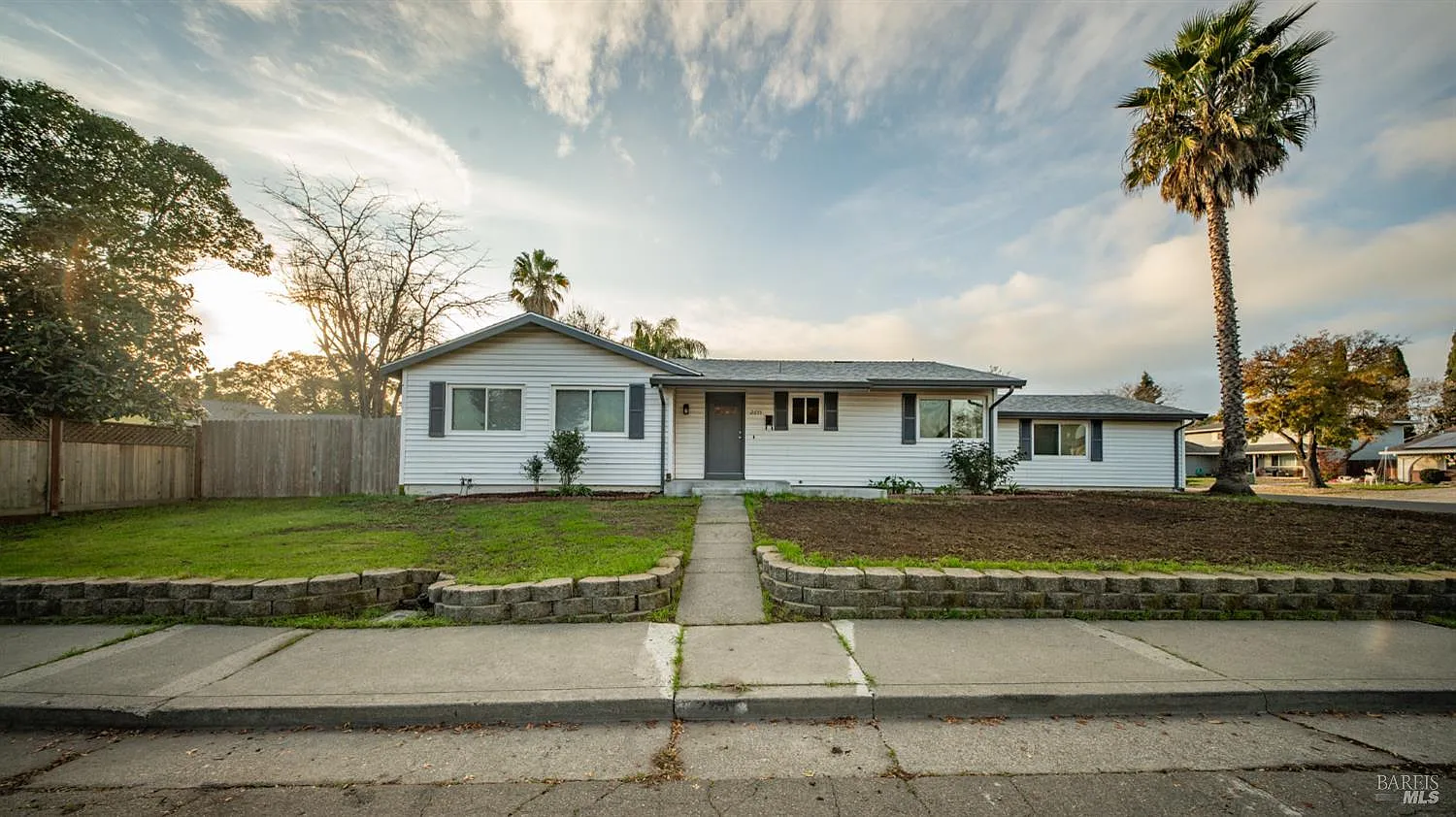 2611 Lilac Street photo 1