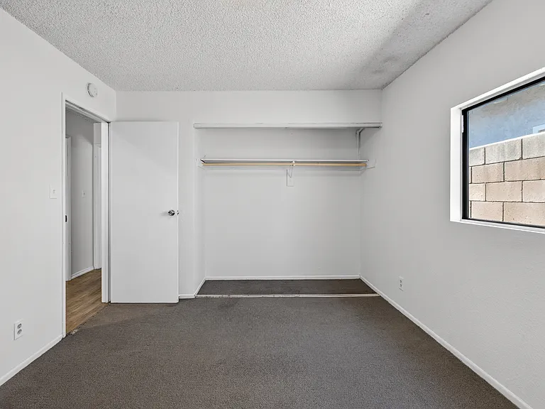 4453 W 161st St — Photo 5