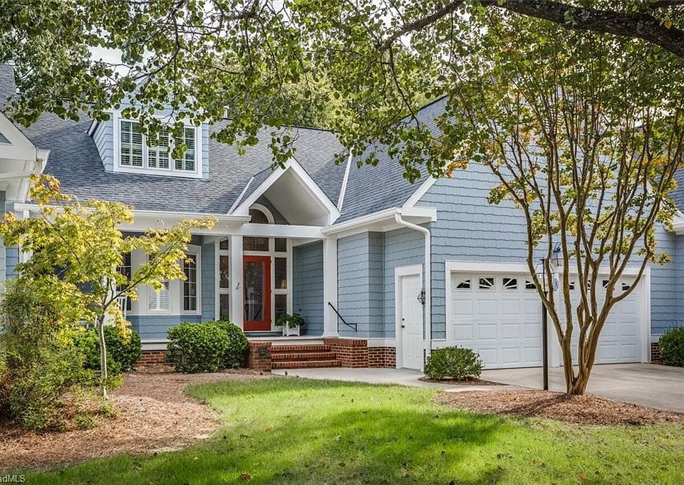 1st image of 3 Sommerton Dr