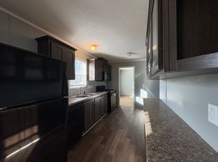 67 W Manor St, Oxford, MI