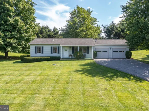 224 Naftzingertown Rd, Mohrsville, PA 19541