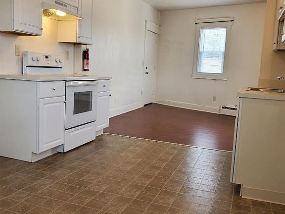 3rd image of 1639 Main St Floor 3