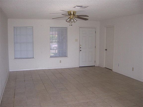 2nd image of 1707 Canary Cir