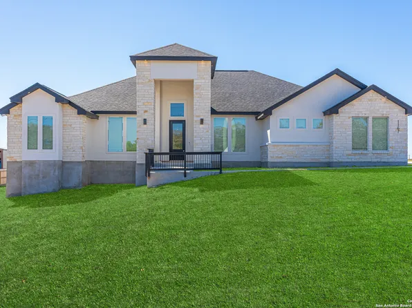 1167 County Road 319, La Vernia, TX 78121