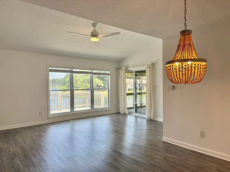 7162 Windward Dr — Photo 3