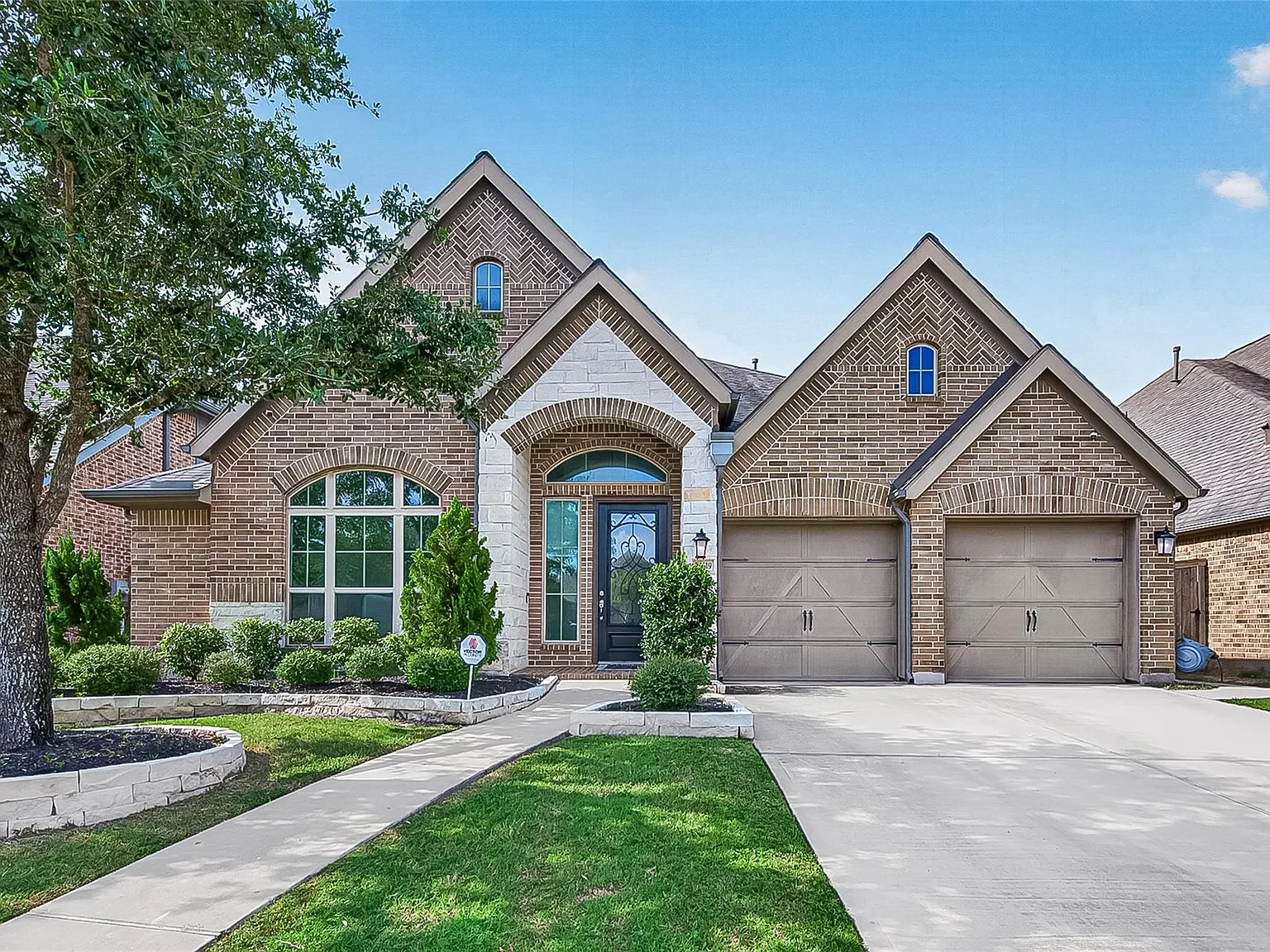 4 bed, 3.0 bath, 2759 sqft, $3,600 — Photo 1
