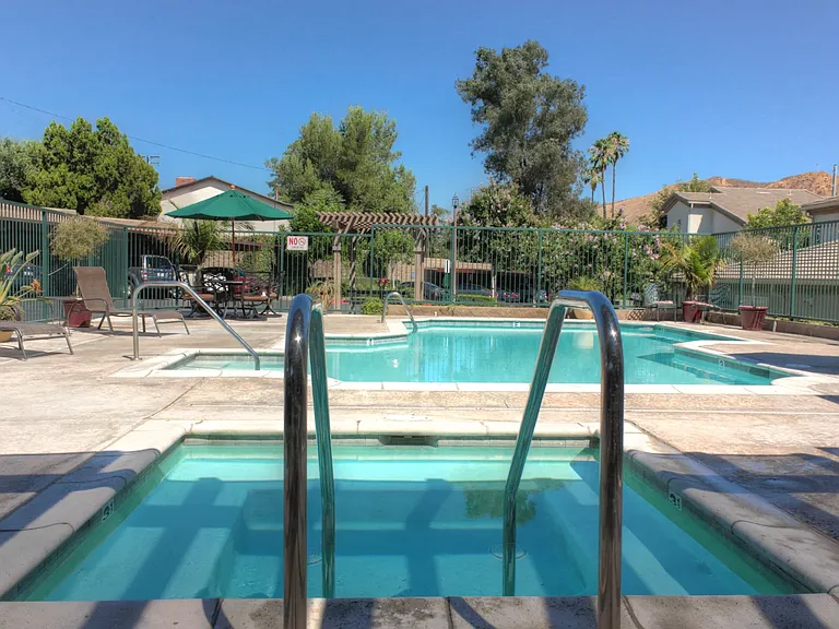 Castaic Lake Senior Apts — Photo 11