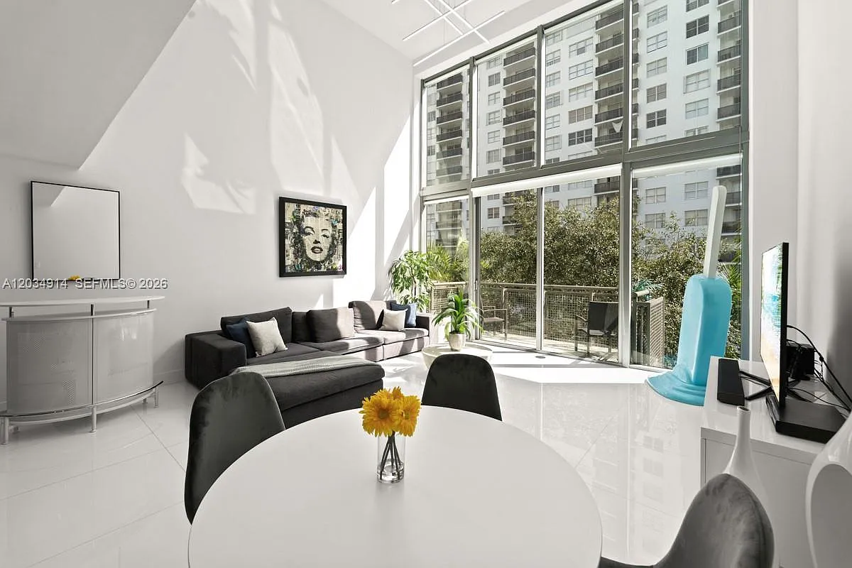Terra Beachside Condo — Photo 3