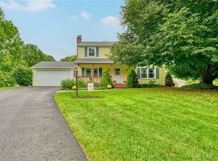 3 Benton Cir, Fairport, NY 14450