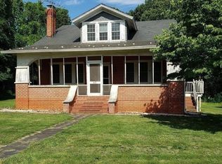 43 Bersch Ln, Arvonia, VA 23004