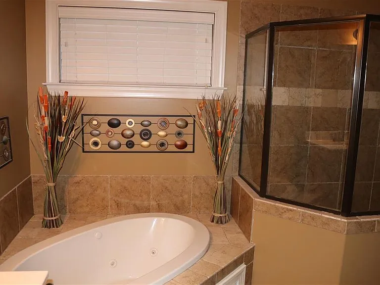 2704 Plum Creek Dr — Photo 9