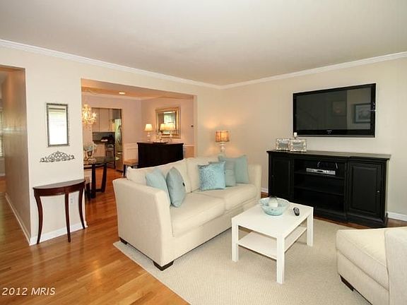 2nd image of 4731 Gainsborough Dr