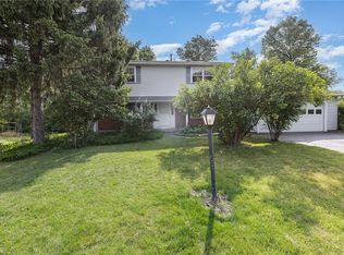 69 Pebble Hill Rd, Fairport, NY 14450