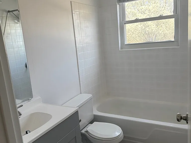603 2nd St #6 — Photo 8