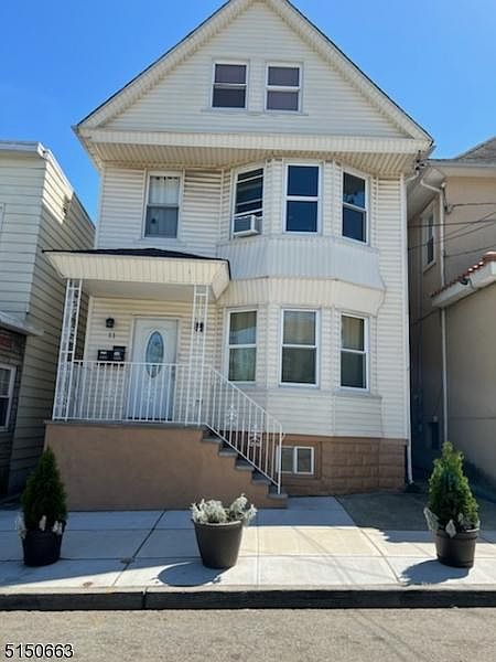 1st image of 11 Cleveland St