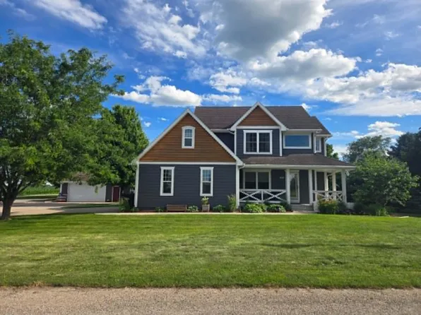 104 Walnut St, Minburn, IA 50167