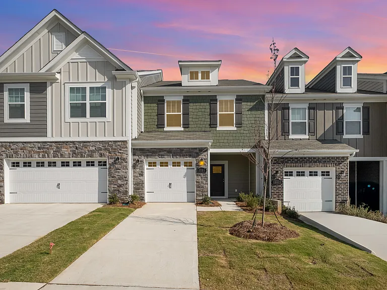 3234 Lilac Grove Dr — Photo 2