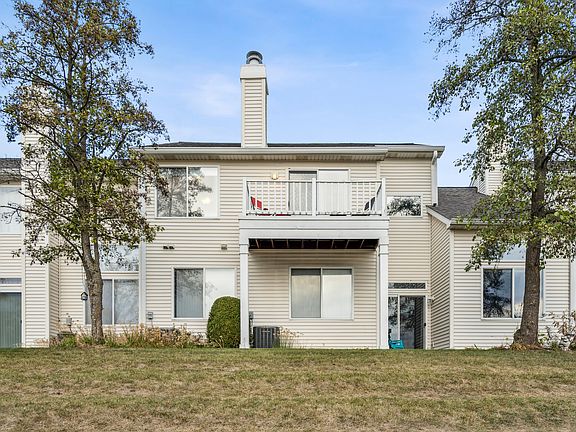 4th image of 204 Hidden Pond Cir #204