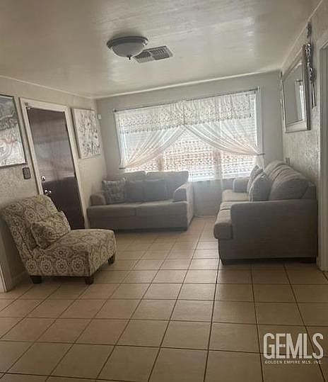 2nd image of 500 4th Ave