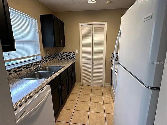 5th image of 1918 Honour Rd APT 4