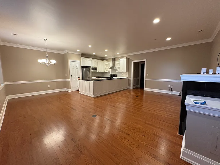 275 Glade View Ct — Photo 9