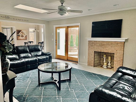 2nd image of 25 Minnie Ln