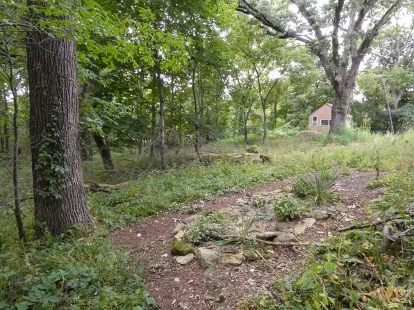 1181 Rock Rd, Platteville, WI 53818