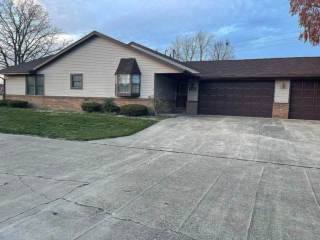 1104 Brad Dr photo 1