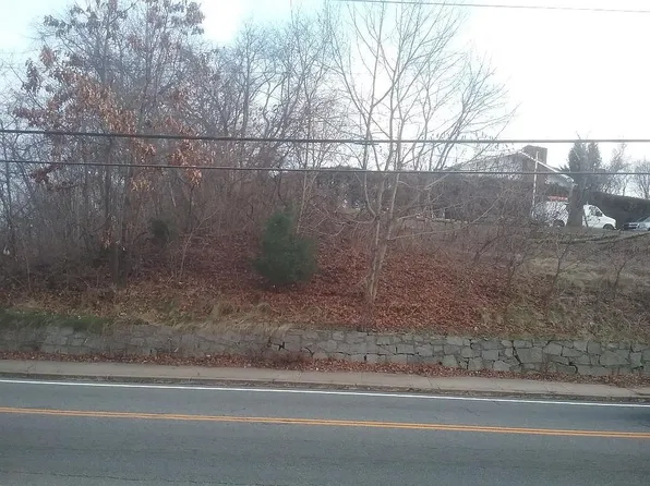 1428 Plainfield St #1, Cranston, RI 02920