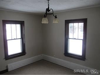 5th image of 104 English St