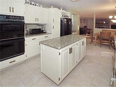 4th image of 2790 Walker Ct