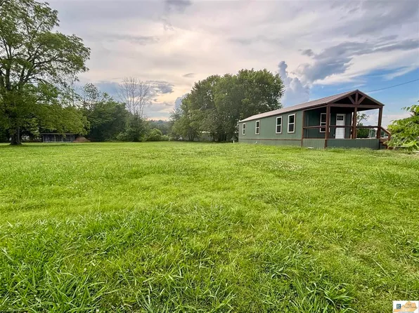 114 Bank St, Burkesville, KY 42717
